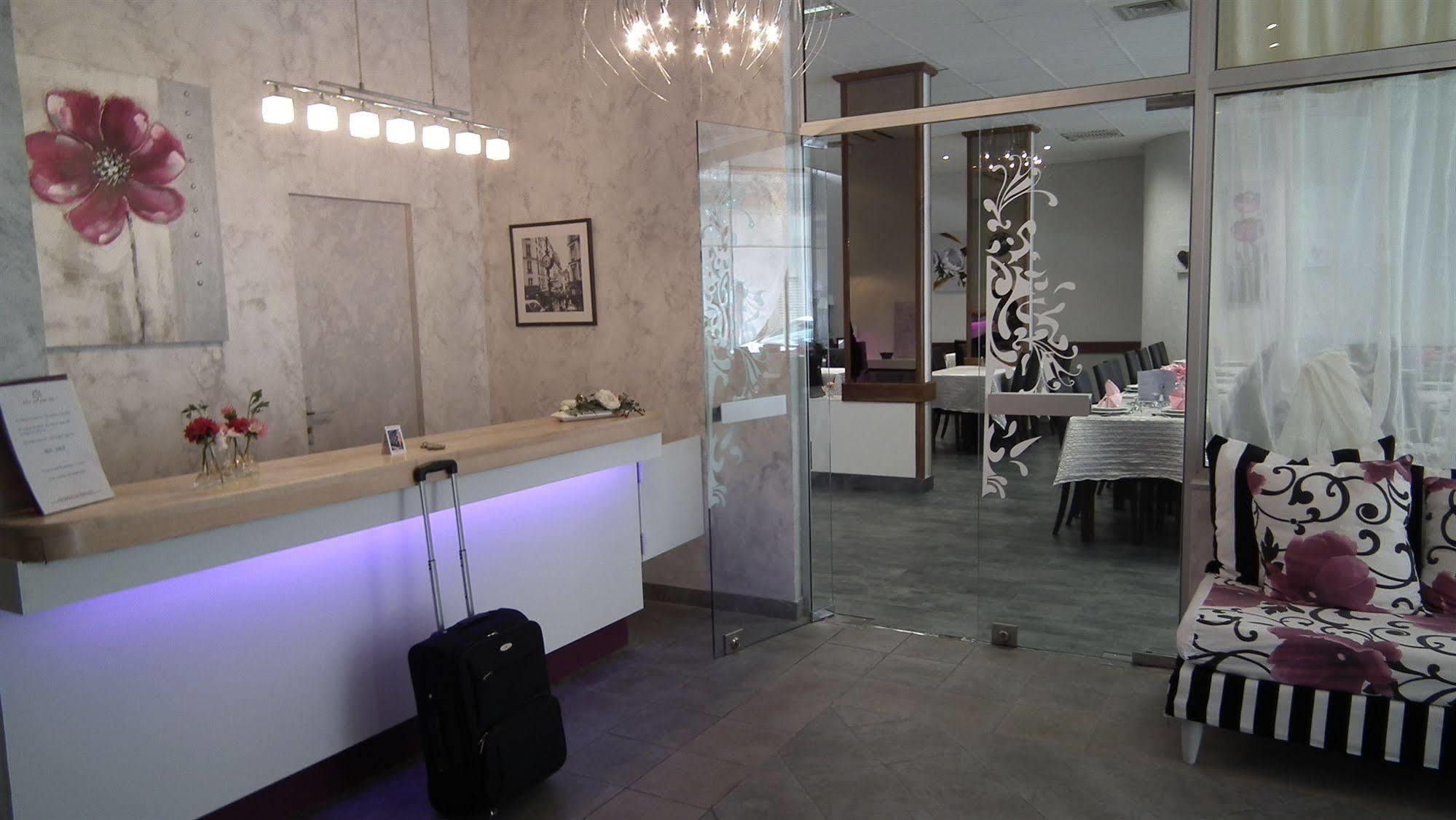 Hotel Des Pays Bas Лурд Экстерьер фото