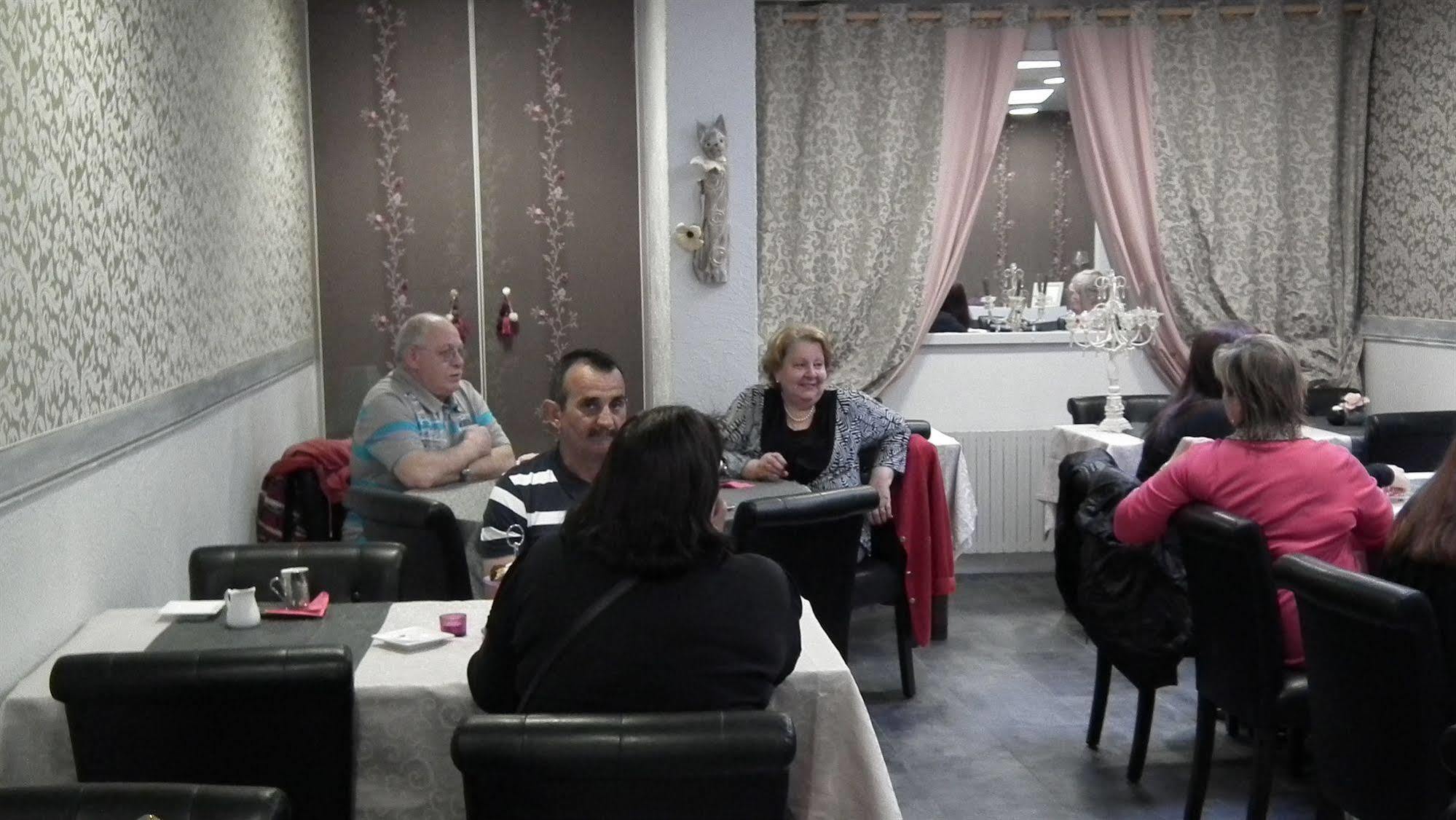 Hotel Des Pays Bas Лурд Экстерьер фото